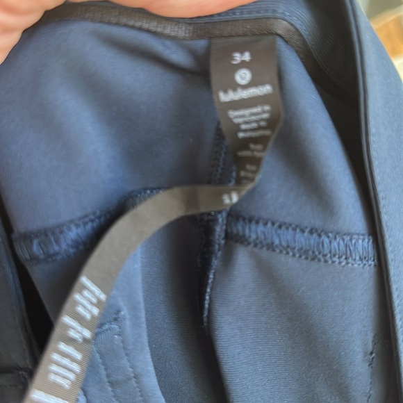 Men’s Lululemon ABC Five Pocket pants in Navy - Picture 2 of 5